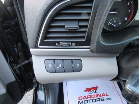 Used 2018 Hyundai Elantra SEL image 12