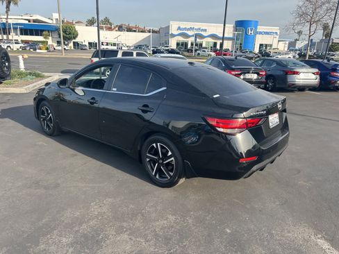 Used 2025 Nissan Sentra SV image 5