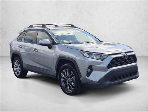 Used 2021 Toyota RAV4 XLE Premium FWD image 3