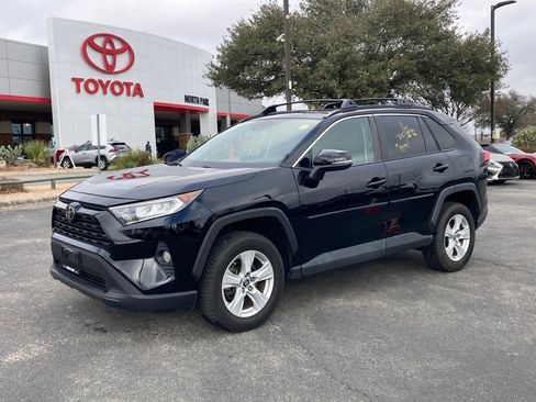 Used 2019 Toyota RAV4 XLE image 1