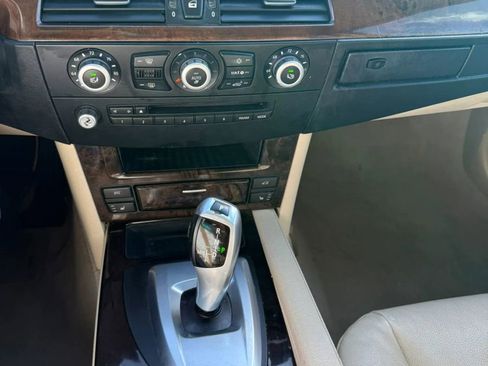 Used 2010 BMW 528i Sedan RWD image 29
