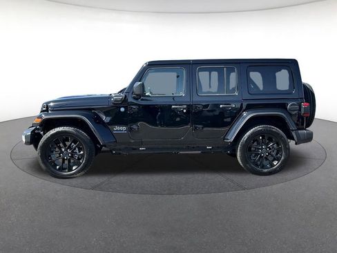 Certified 2025 Jeep Wrangler Unlimited Sahara w/ Safety Group AWD/4WD image 2