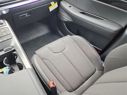 New 2025 Hyundai Palisade Calligraphy image 14