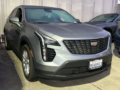 Used 2023 Cadillac XT4 Luxury w/ Cold Weather Package image 2