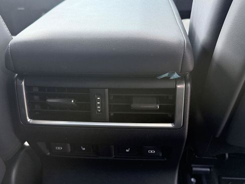 Used 2025 Lexus GX 550 AWD/4WD image 46