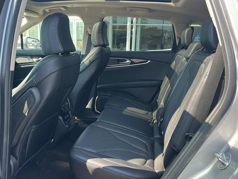 Used 2022 Lincoln Nautilus Reserve AWD/4WD image 12
