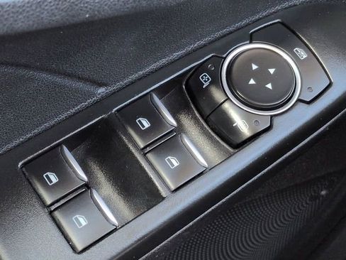 Used 2022 Ford Escape SE w/ SE Sport Appearance Package FWD image 23