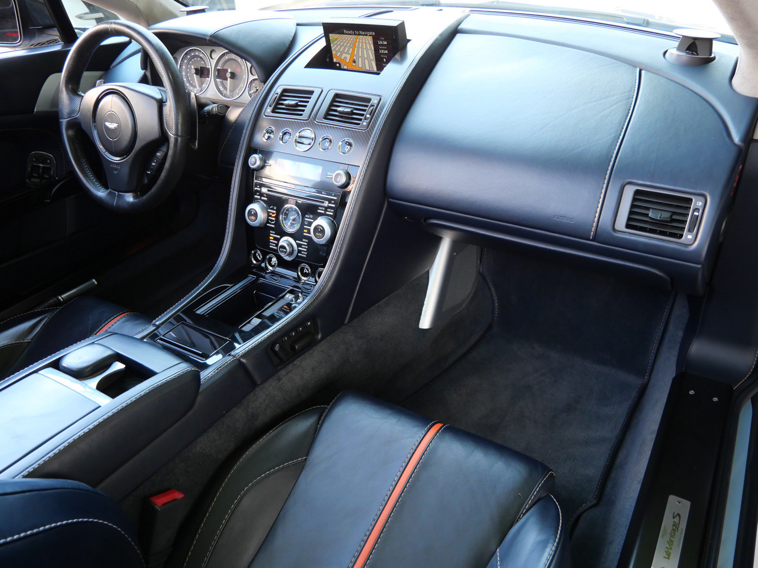 Used 2015 Aston Martin V12 Vantage S RWD image 10