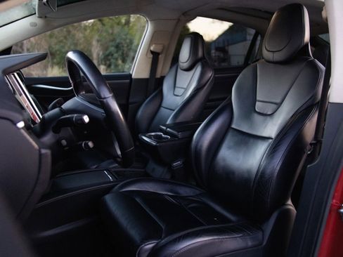 Used 2017 Tesla Model X 75D image 33