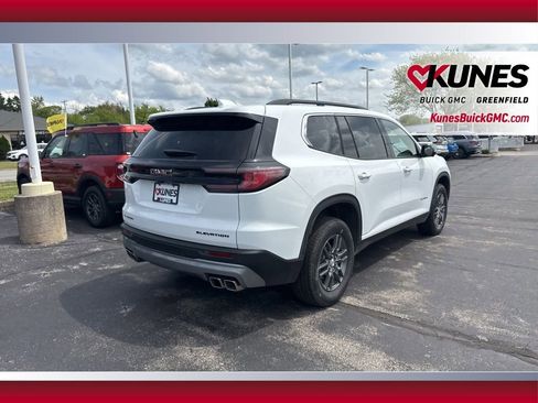 Used 2025 GMC Acadia Elevation FWD image 9