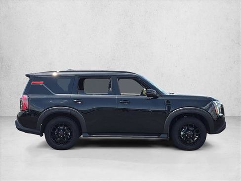 Used 2025 Nissan Armada PRO-4X AWD/4WD image 4