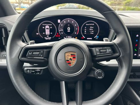 Certified 2024 Porsche Cayenne image 23