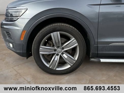 Used 2018 Volkswagen Tiguan SEL Premium image 9