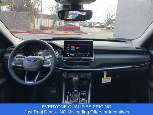 New 2026 Jeep Compass Latitude image 20