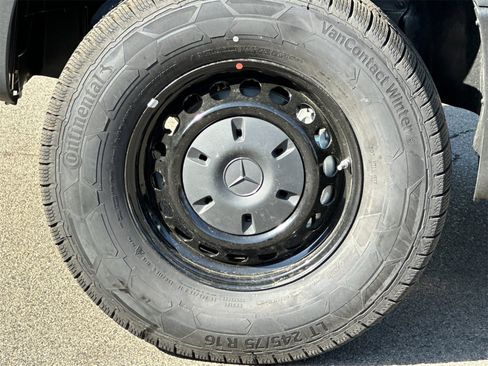 Used 2024 Mercedes-Benz Sprinter 144 Cargo image 32