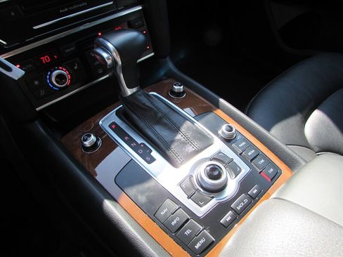Used 2015 Audi Q7 3.0T Premium w/ Technology Package AWD/4WD image 19