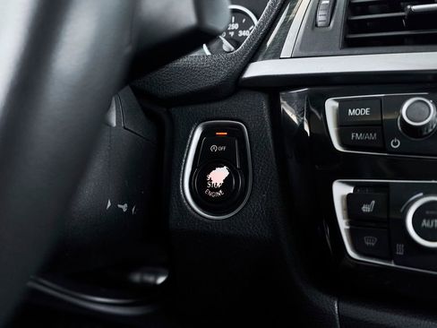 Used 2018 BMW 320i Sedan RWD image 35