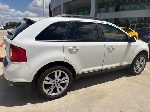 Used 2013 Ford Edge SEL FWD image 3