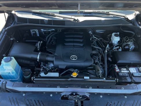 Used 2016 Toyota Tundra Platinum AWD/4WD image 32