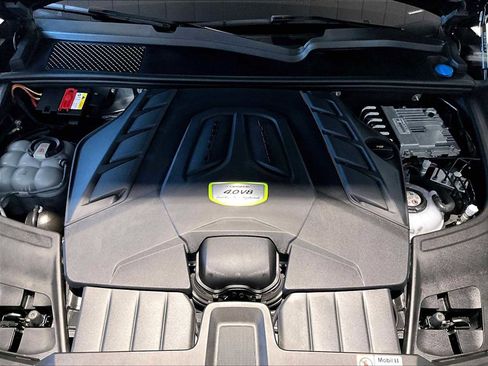 Used 2023 Porsche Cayenne Turbo S image 24