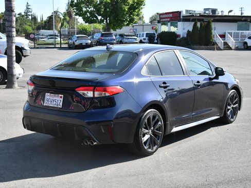 Used 2023 Toyota Corolla SE w/ SE Premium Package FWD image 8