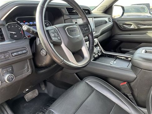 Used 2021 GMC Yukon XL Denali w/ Denali Premium Package image 14