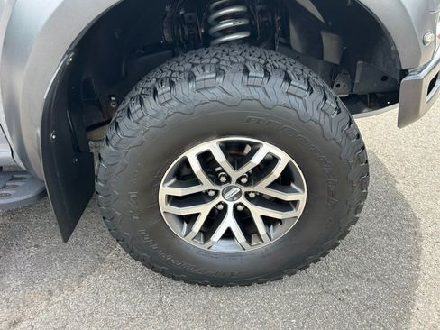 Used 2018 Ford F150 Raptor w/ Equipment Group 802A Luxury AWD/4WD image 14