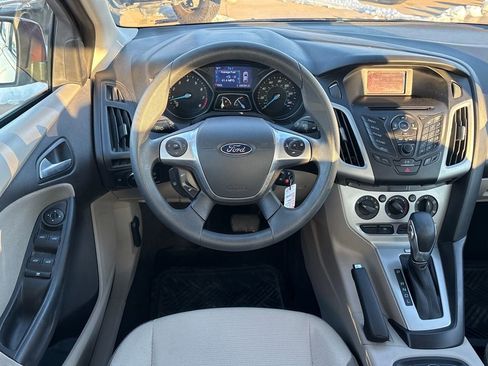 Used 2014 Ford Focus SE w/ SE Winter Package image 19