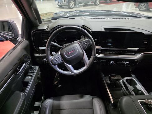 Used 2022 GMC Sierra 1500 SLT w/ SLT Convenience Package image 18