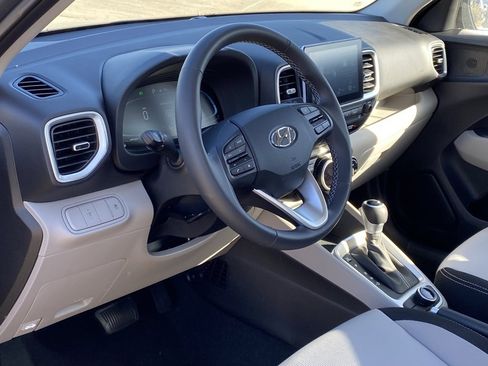 New 2025 Hyundai Venue SEL image 10