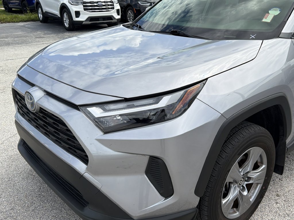 Used 2024 Toyota RAV4 LE AWD/4WD image 8