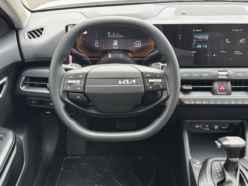 New 2026 Kia K4 FWD image 11