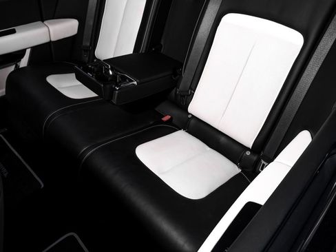 Used 2023 Rolls-Royce Cullinan AWD/4WD image 40