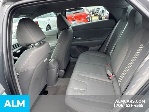 Used 2026 Hyundai Elantra SEL Sport image 12