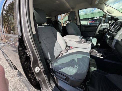 Used 2014 RAM 2500 Tradesman w/ Chrome Appearance Group image 10