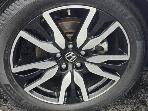 Used 2021 Honda Pilot Touring image 10