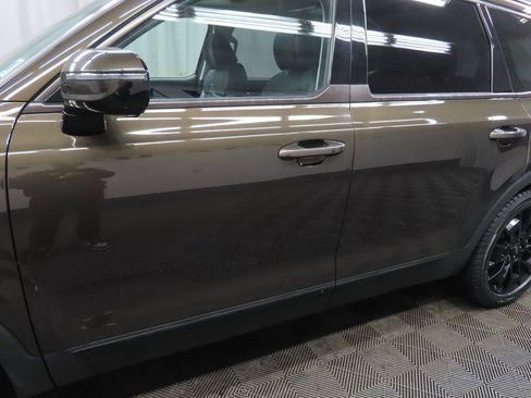 Used 2022 Kia Telluride SX w/ SX Prestige Package image 46