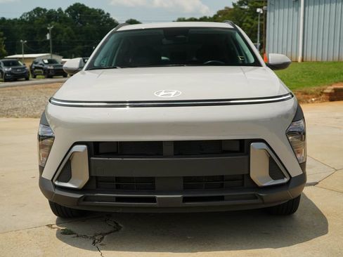 Used 2025 Hyundai Kona SEL AWD/4WD image 16