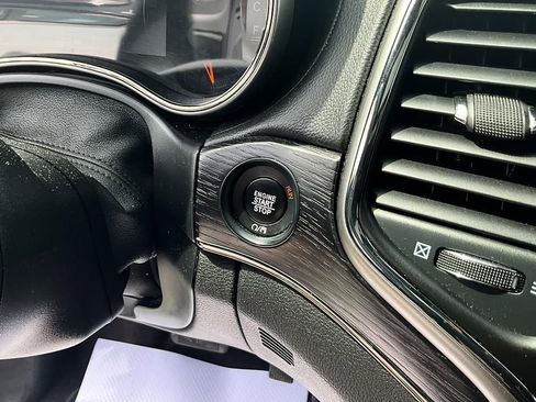 Used 2018 Jeep Grand Cherokee High Altitude AWD/4WD image 19