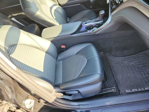 Used 2020 Toyota Camry SE image 21