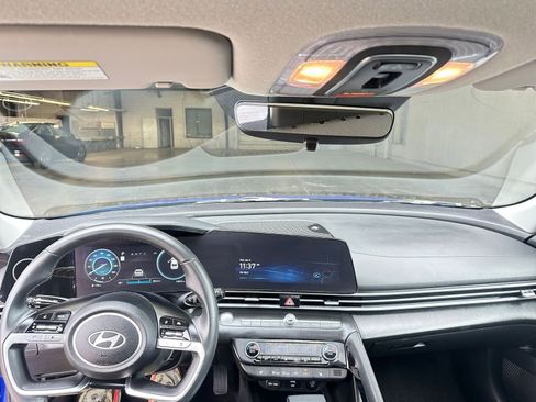 Used 2025 Hyundai Elantra SEL image 35