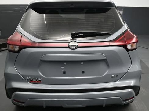 Used 2024 Nissan Kicks SR w/ SR Premium Package FWD image 13