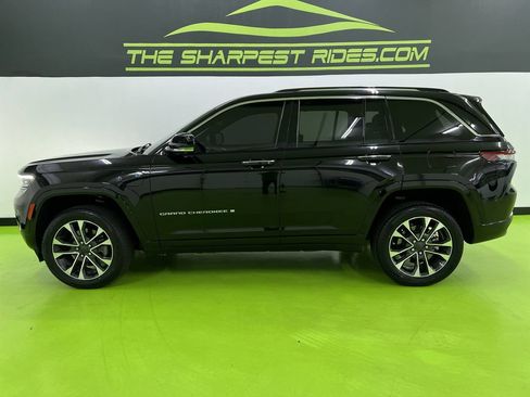 Used 2023 Jeep Grand Cherokee Overland w/ Advanced Protech Group III AWD/4WD image 6