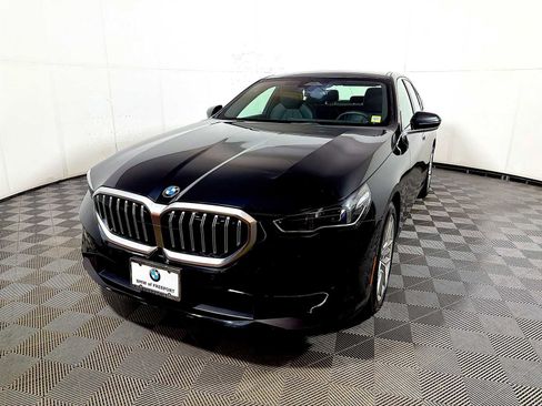 Used 2024 BMW 540i xDrive w/ Convenience Package AWD/4WD image 3