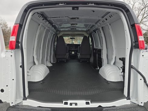 New 2025 Chevrolet Express 2500 image 8