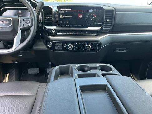 Used 2025 GMC Sierra 1500 SLT image 23