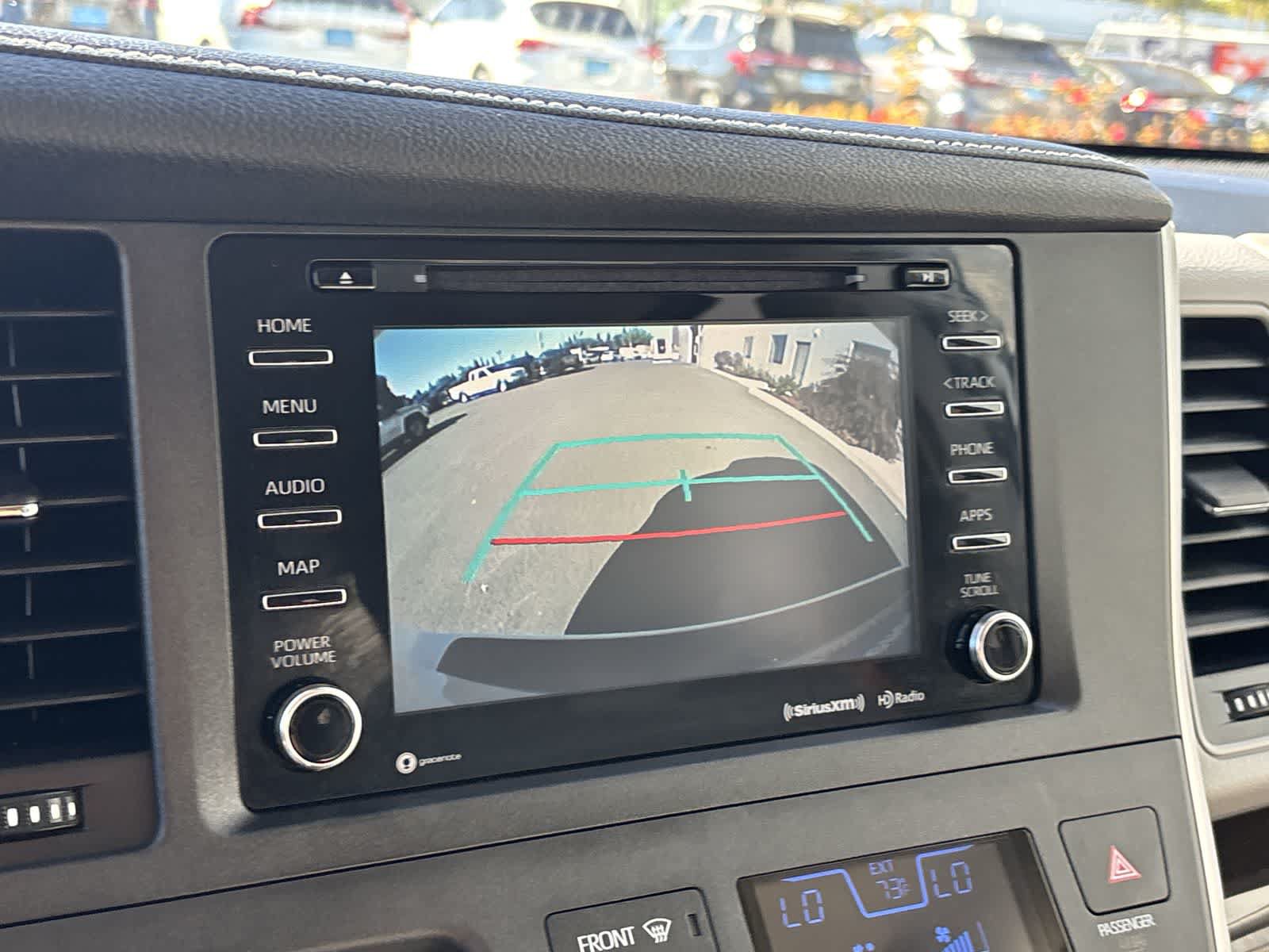 Used 2020 Toyota Sienna XLE FWD image 19