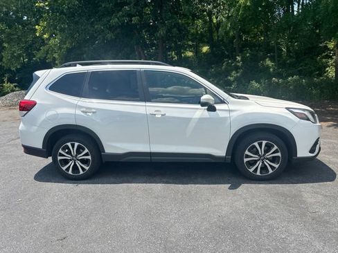 Used 2023 Subaru Forester Limited AWD/4WD image 2