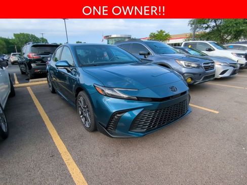 Used 2025 Toyota Camry SE w/ Multimedia Upgrade Package AWD/4WD image 3
