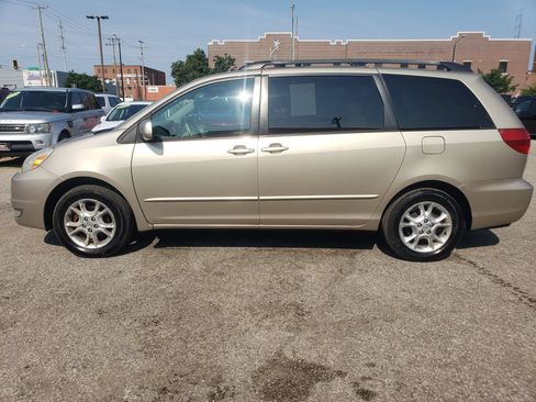 Used 2004 Toyota Sienna XLE AWD/4WD image 9